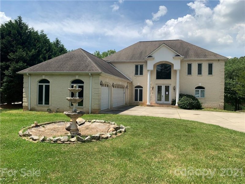 Property image 2 at 9255 Belle Pines Court, Sherrills Ford, NC 28673