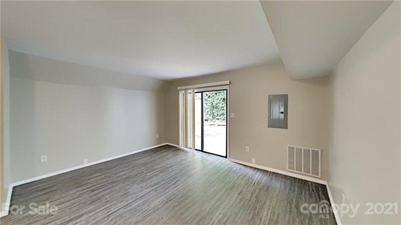 Property image 4 at 951 Hollywood Street, Charlotte, NC 28211