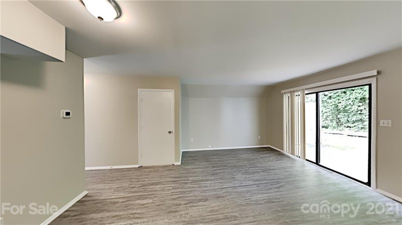 Property image 5 at 951 Hollywood Street, Charlotte, NC 28211