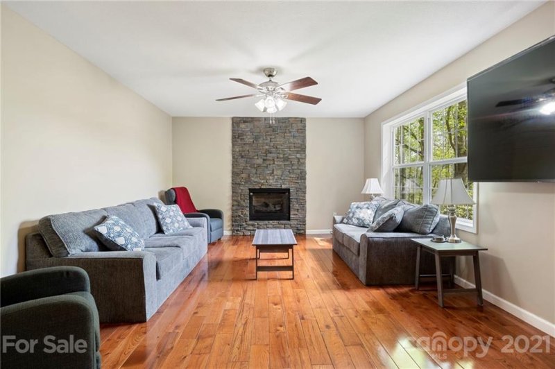 Property image 5 at 10 Shooting Star Ridge, Canton, NC 28716