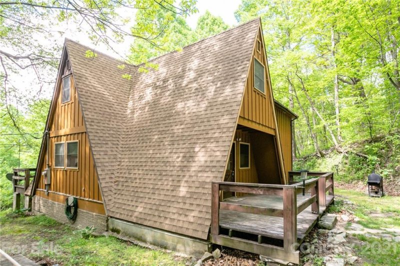 Property image 4 at 1653 Hickory Acres Road, Hendersonville, NC 28792