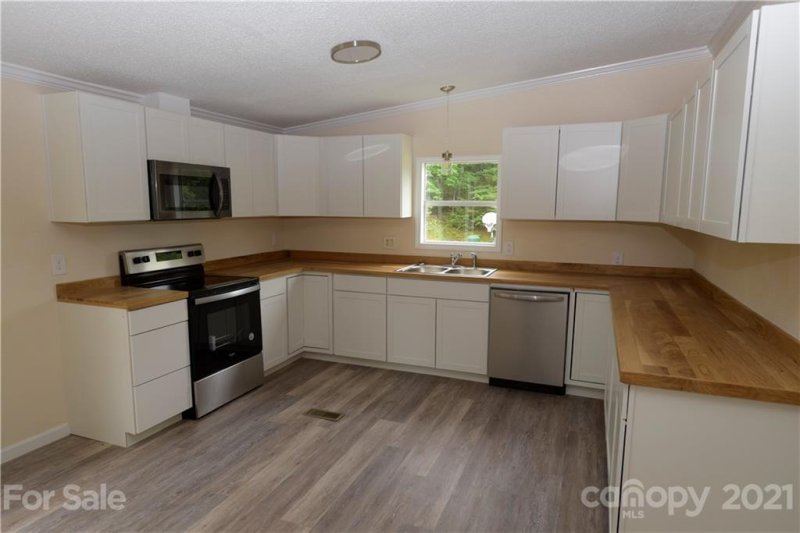 Property image 2 at 2202 Sisue Street, Morganton, NC 28655