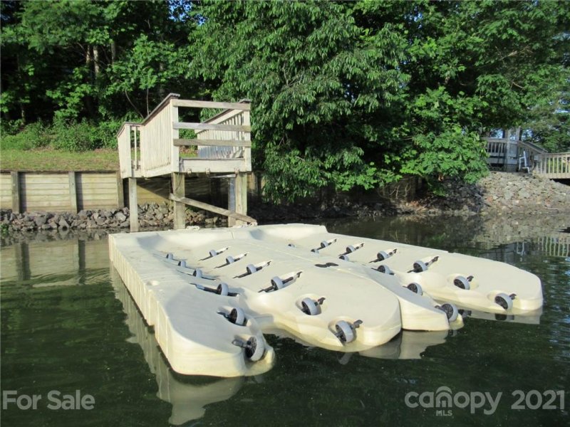 Property image 5 at 1581 Calls Lodge Court, Morganton, NC 28655