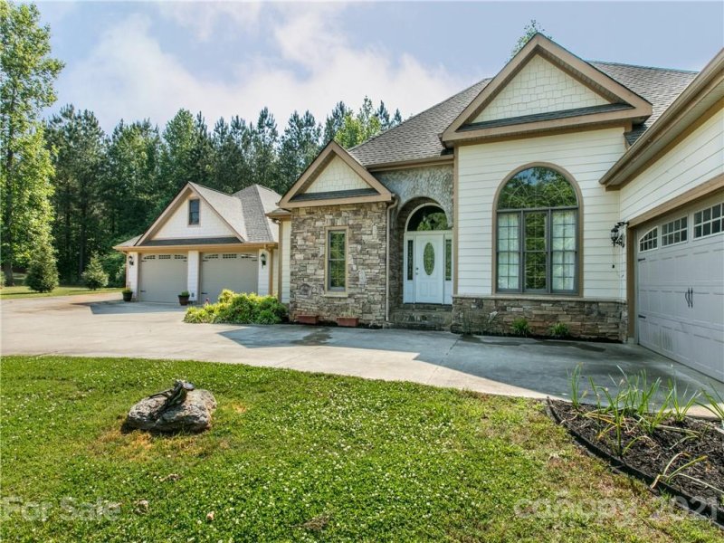 Property image 2 at 113 Bridge Lane, Tryon, NC 28782