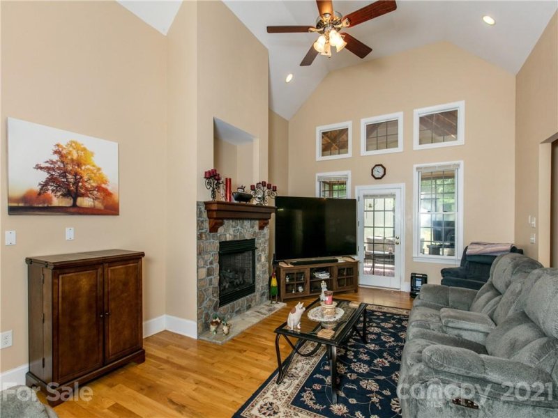 Property image 5 at 113 Bridge Lane, Tryon, NC 28782