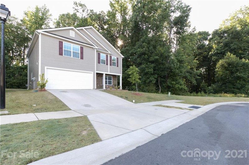 Property image 2 at 5415 Park Brook Drive, Charlotte, NC 28269