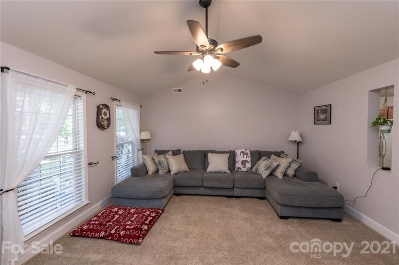 Property image 3 at 2004 Forget Me Not Lane, Wingate, NC 28174