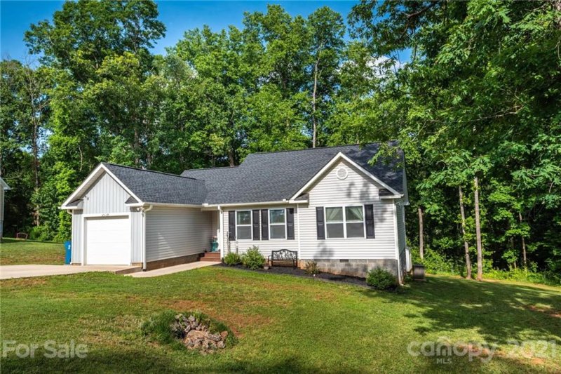 Property image 2 at 2119 Samanthas Wells None, Newton, NC 28658