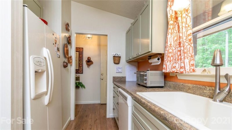 Property image 5 at 104 View De Lake Drive, Etowah, NC 28729