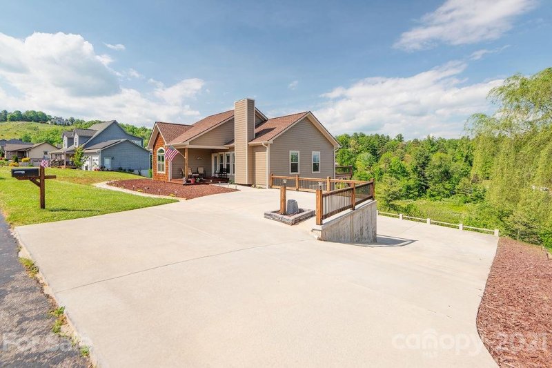 Property image 2 at 99 Big Sky Drive, Leicester, NC 28748