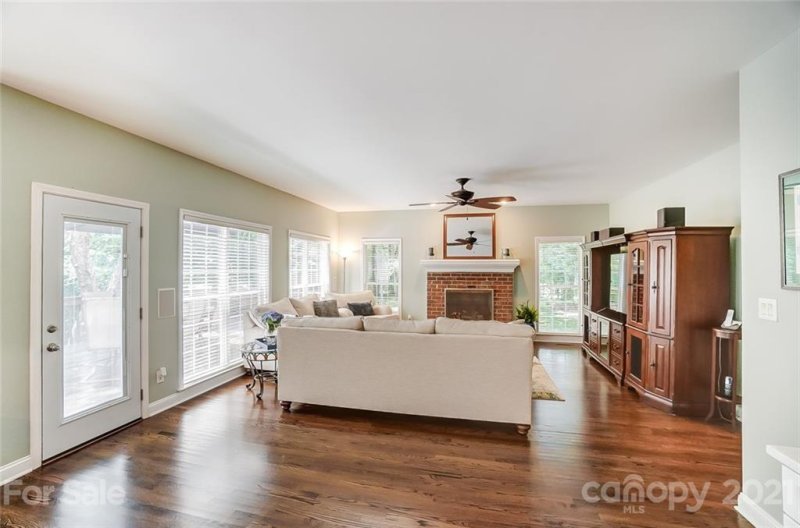 Property image 4 at 6025 Oakridge Court, Matthews, NC 28104