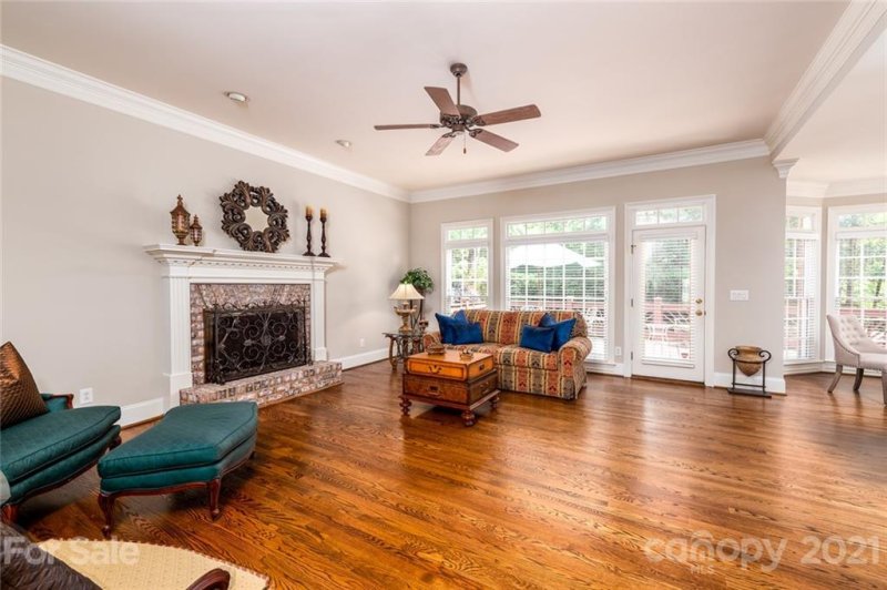 Property image 3 at 3419 Maryhurst Lane, Charlotte, NC 28226