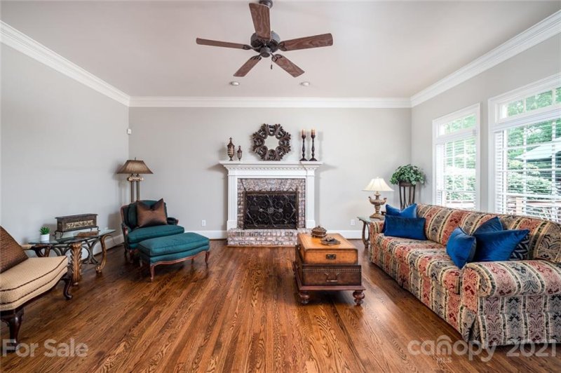 Property image 4 at 3419 Maryhurst Lane, Charlotte, NC 28226