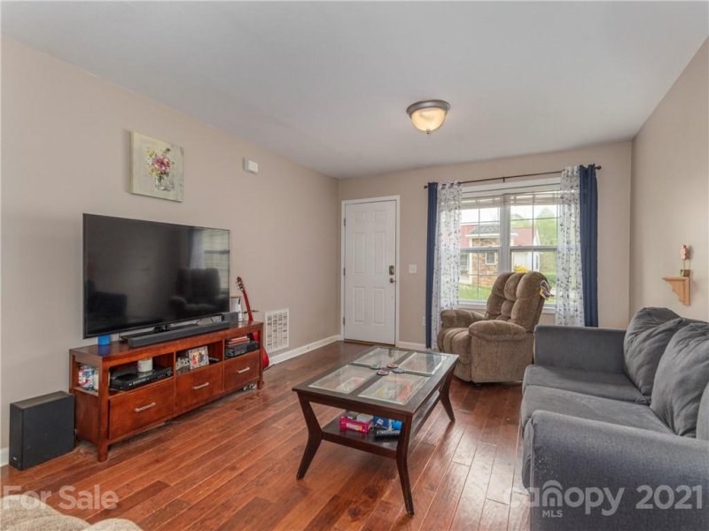 Property image 3 at 17 Kirby Road, Asheville, NC 28806