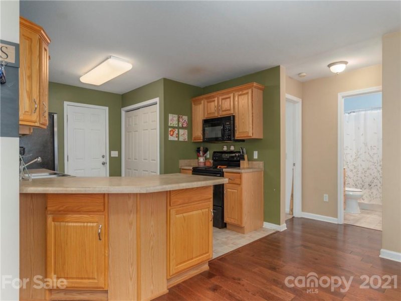 Property image 5 at 17 Kirby Road, Asheville, NC 28806