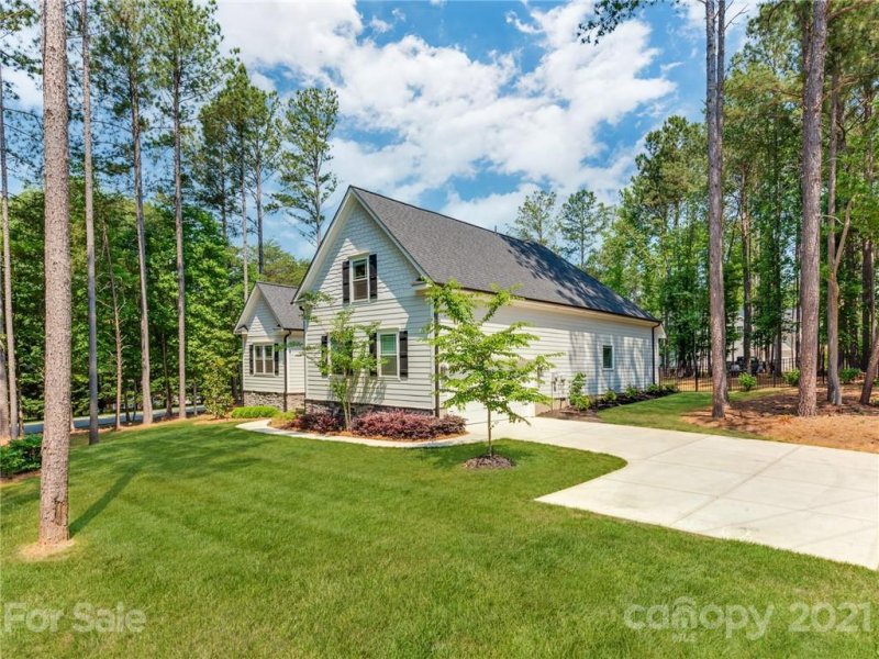 Property image 2 at 334 Mccrary Road, Mooresville, NC 28117