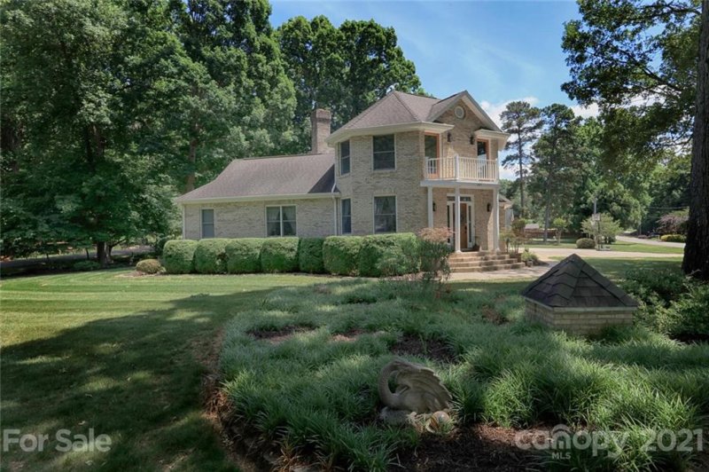 Property image 3 at 187 Lakeshore Drive, Mooresville, NC 28117