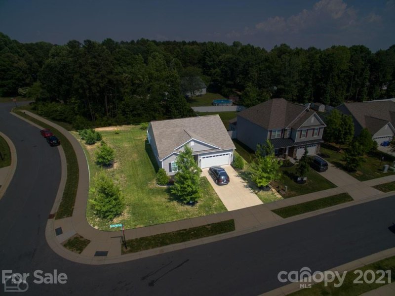 103 Paradise Hills Circle