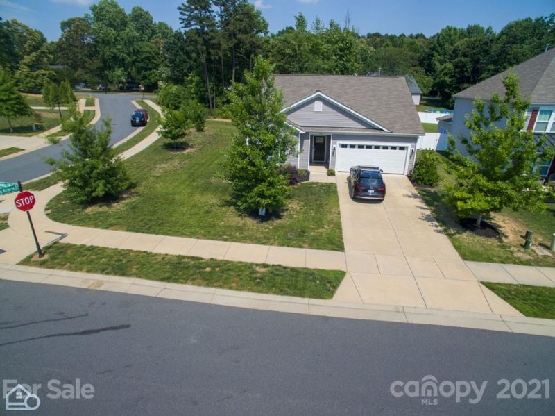 Property image 2 at 103 Paradise Hills Circle, Mooresville, NC 28115