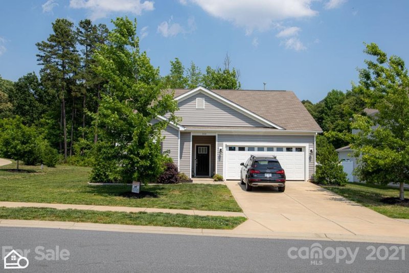 Property image 4 at 103 Paradise Hills Circle, Mooresville, NC 28115