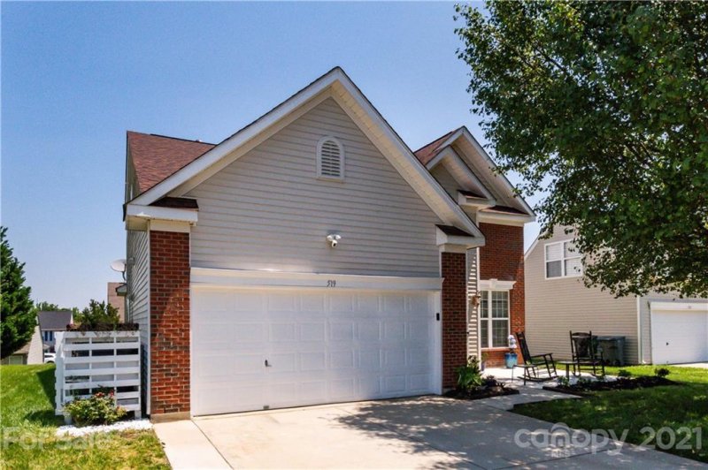 Property image 2 at 519 Elsberry Lane, Charlotte, NC 28213