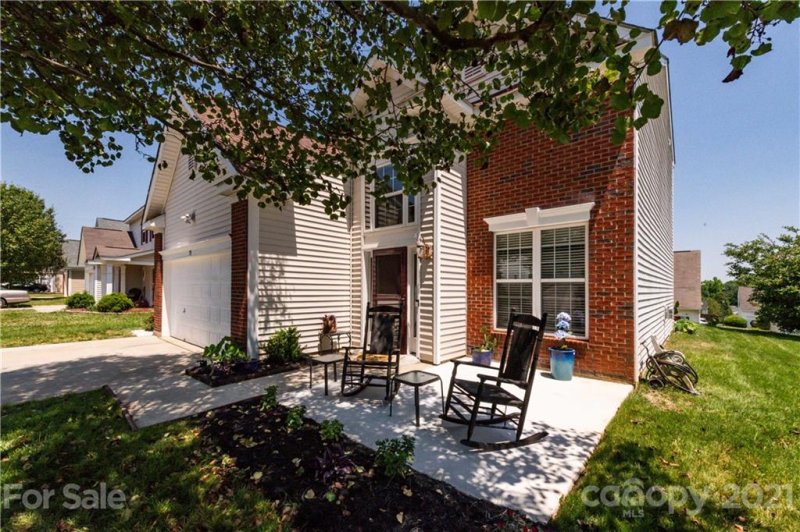 Property image 3 at 519 Elsberry Lane, Charlotte, NC 28213