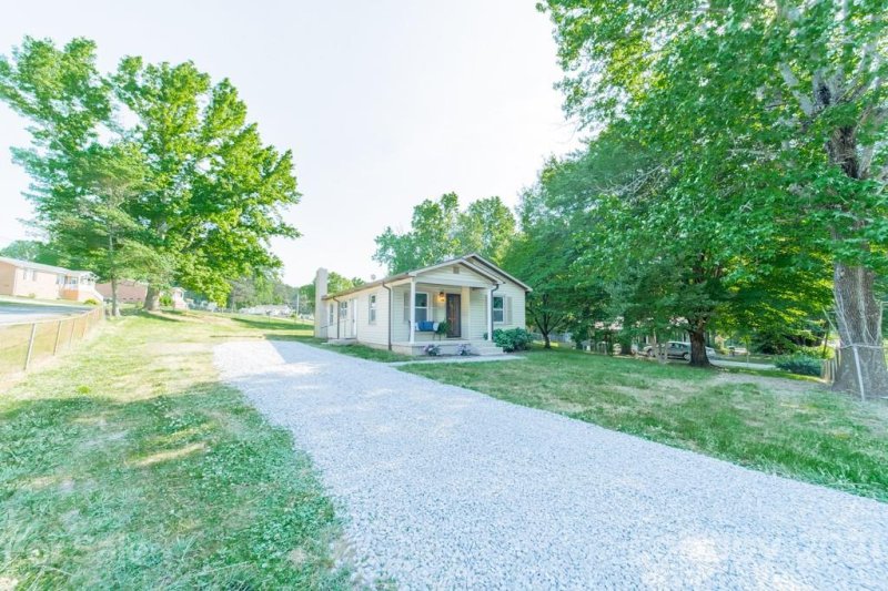 Property image 2 at 308 Dover Drive, Bessemer City, NC 28016