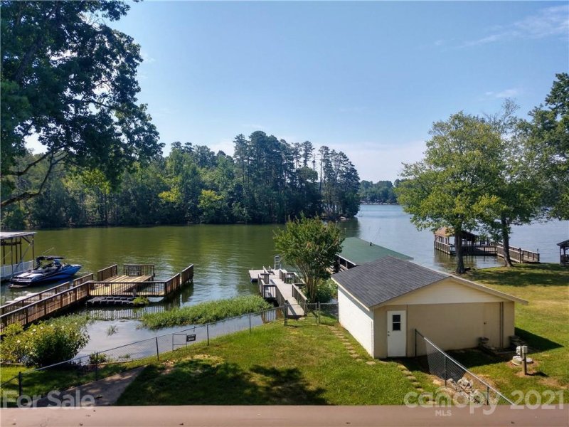 Property image 3 at 668 Pinehaven Drive, New London, NC 28127
