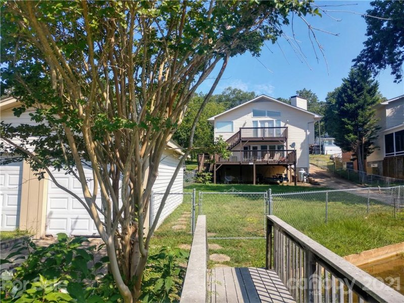 Property image 4 at 668 Pinehaven Drive, New London, NC 28127