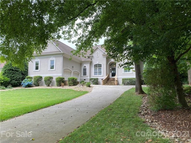 21421 Blakely Shores Drive