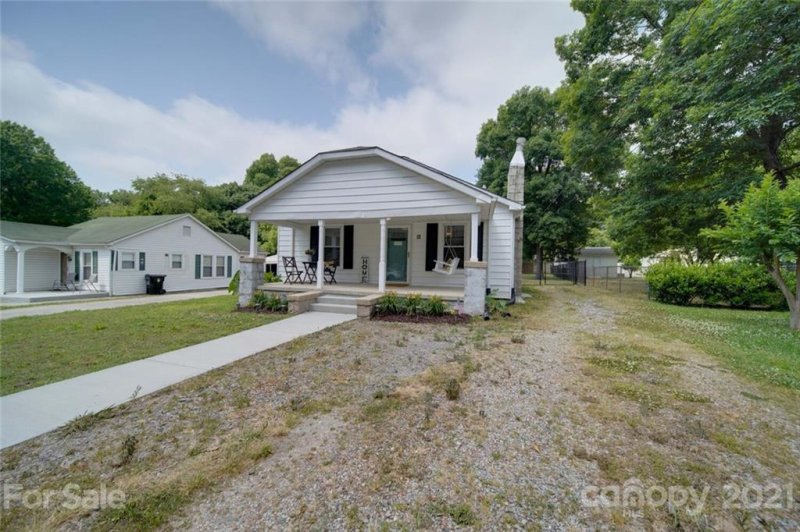 Property image 2 at 12 Willowbrook Drive, Concord, NC 28027