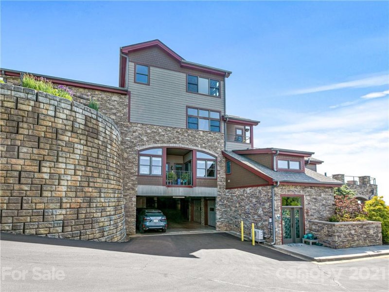 Property image 2 at 4 Chimney Crest Drive, Asheville, NC 28806