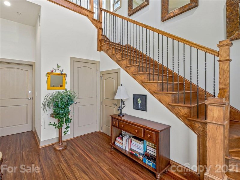 Property image 4 at 4 Chimney Crest Drive, Asheville, NC 28806