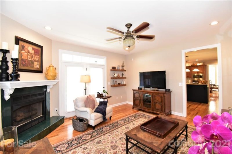 Property image 3 at 62 Classic Oaks Circle, Hendersonville, NC 28792