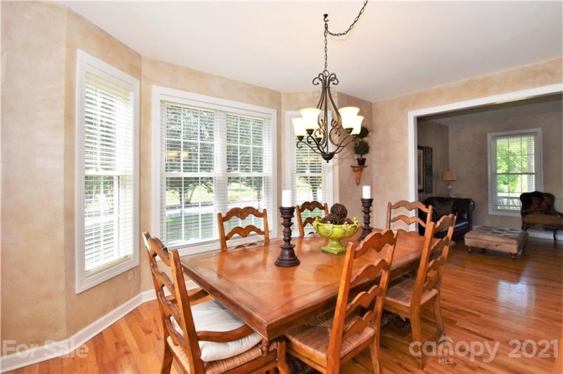 Property image 4 at 62 Classic Oaks Circle, Hendersonville, NC 28792