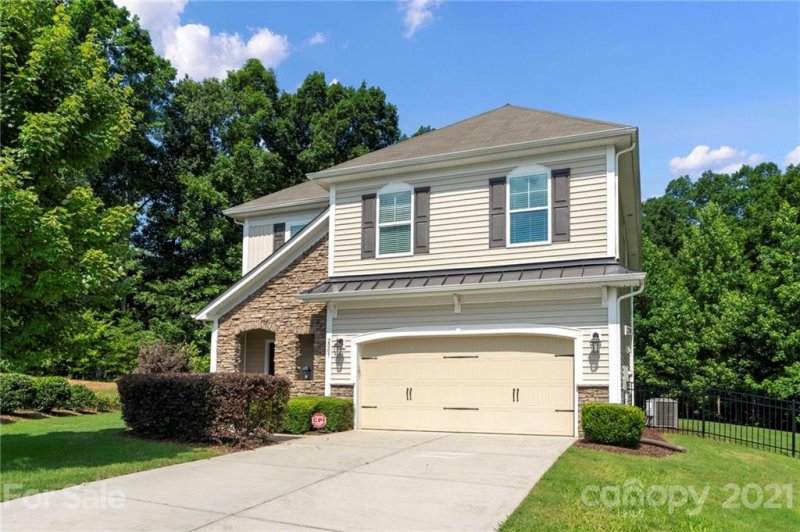 2007 Lakebridge Drive