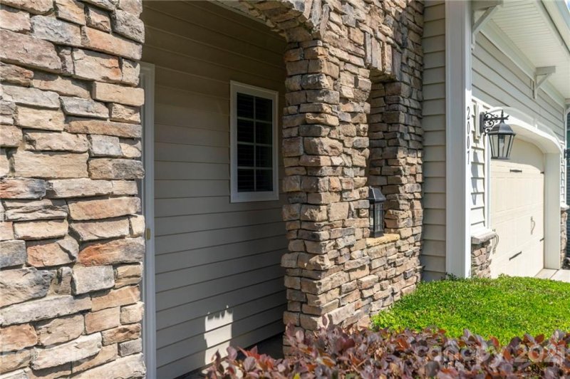 Property image 5 at 2007 Lakebridge Drive, Fort Mill, SC 29715