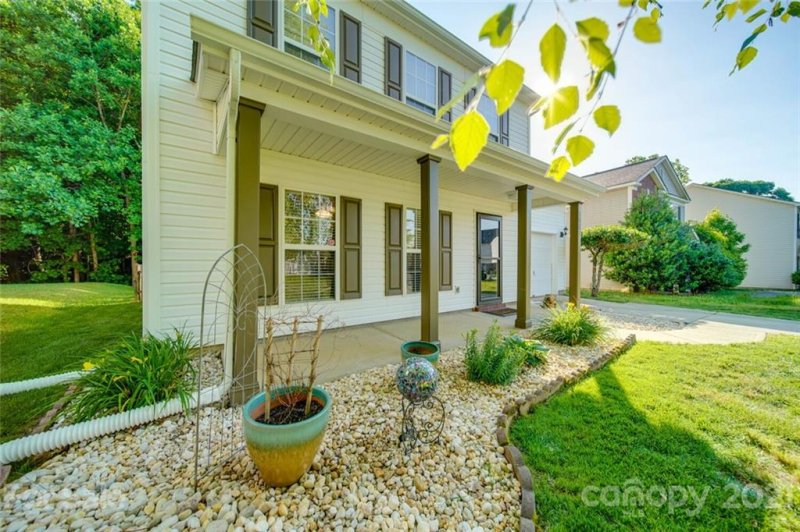 Property image 2 at 5845 Greenway Vista Lane, Charlotte, NC 28216