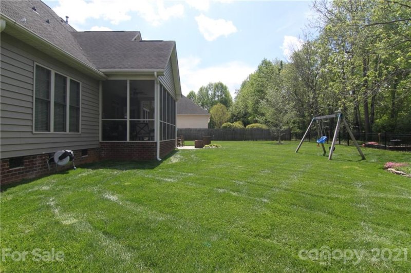 Property image 3 at 112 Daniel Efird Drive, Mount Holly, NC 28120