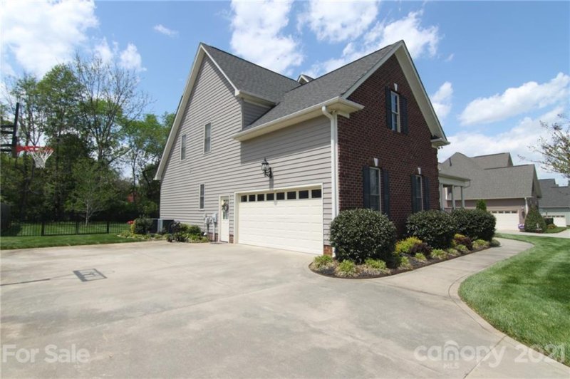 Property image 5 at 112 Daniel Efird Drive, Mount Holly, NC 28120