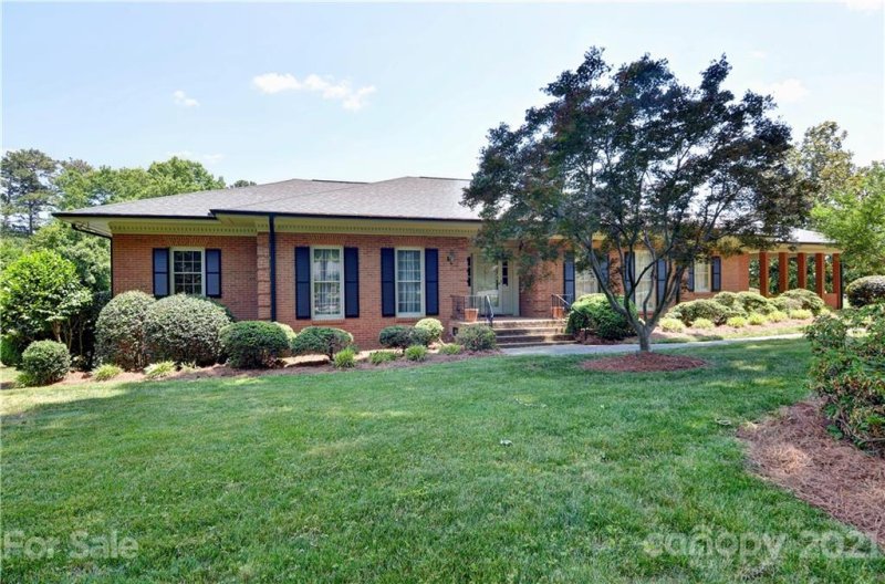 2624 Rolling Hills Drive