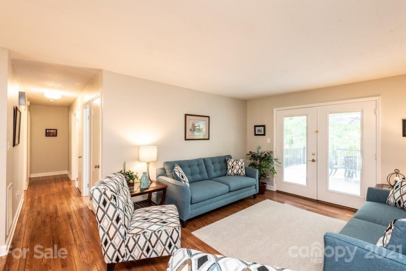 Property image 3 at 1921 12th Street, Hickory, NC 28601