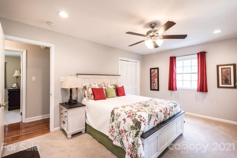 Property image 4 at 1921 12th Street, Hickory, NC 28601