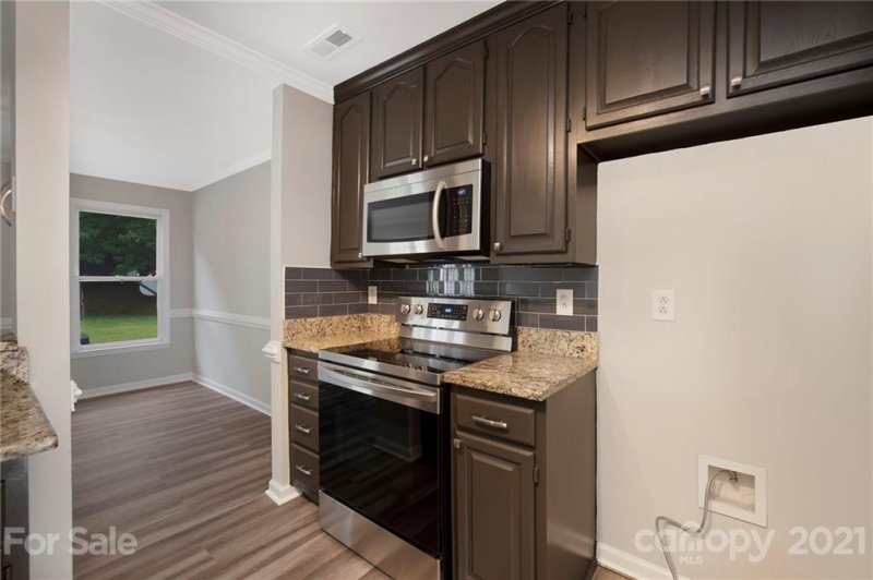 Property image 3 at 8729 Fox Chase Lane, Charlotte, NC 28269