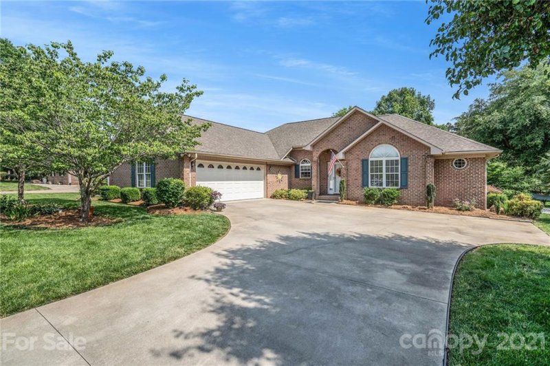 7932 King Arthurs Court