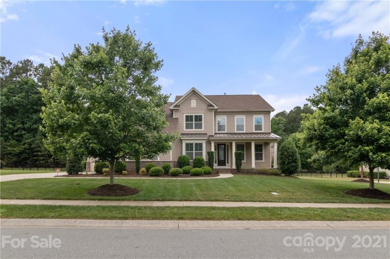 Property image 2 at 2829 Highworth Lane, Charlotte, NC 28214