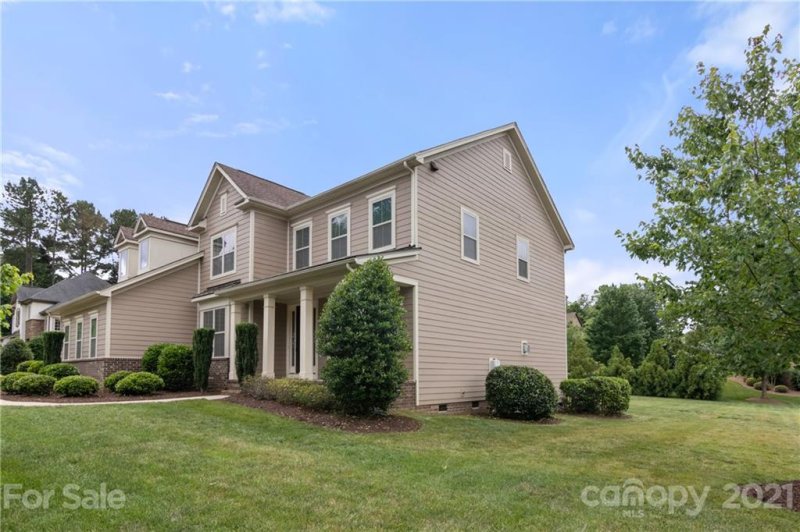 Property image 3 at 2829 Highworth Lane, Charlotte, NC 28214