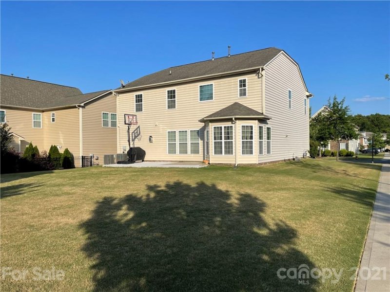Property image 4 at 8605 Burnside Lane, Charlotte, NC 28277