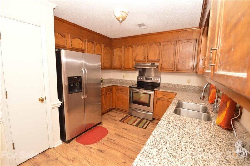 Property image 4 at 5700 Lambrook Court, Charlotte, NC 28269