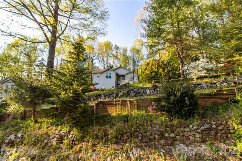 Property image 2 at 407 Cinnamon Way, Flat Rock, NC 28731